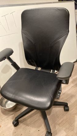 Computer chair, 25 bucks