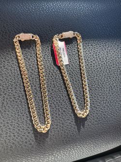 Vendo 2 pulsera Mónaco de 14k completamente nuevas