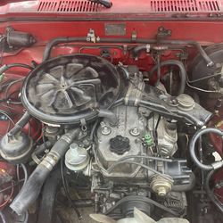 1987 Toyota truck 22R engine parts all parts good engine is knocking has a bad piston but all the parts are good if you see something you need 