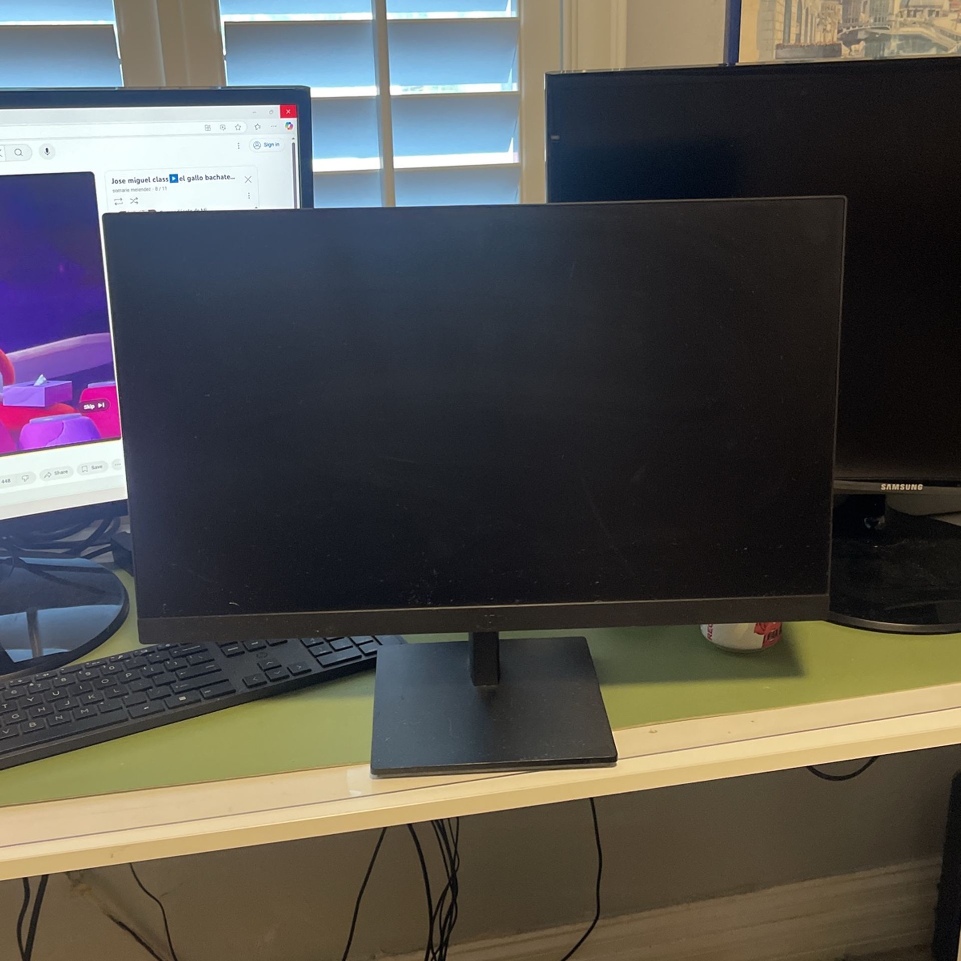 Computer Monitor HP 22 Inches