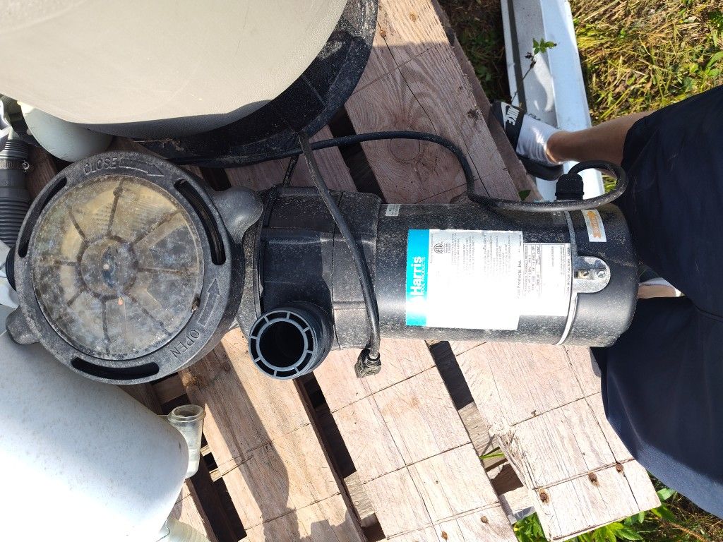 1.5 Above Ground Salt & Fresh Water Harris Pool Pump /Sand Filter/Connections/Pool Ladder 