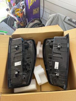 2023 gmc Denali led taillights
