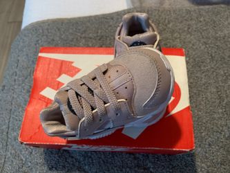 Baby Nike Hurache Size 4