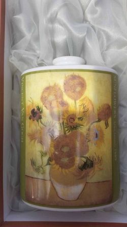 Van Gogh ceramic scent diffuser/vase New!