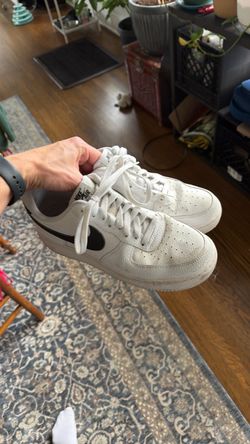 White Air Force Ones Men’s 9