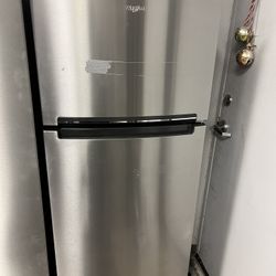 Whielpool Top Freezer Fridge 18cf 2025