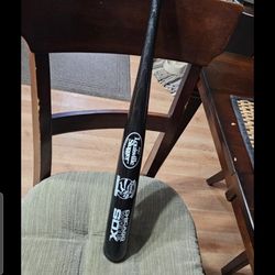 .New, CHICAGO WHITE SOX, Coca Cola, Souvenir Bat, 30" Wooden, Louisville Slugger  firm.