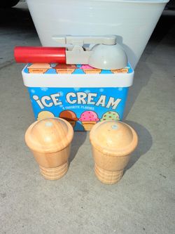 Melissa and dough ice cream bucket and scoop set