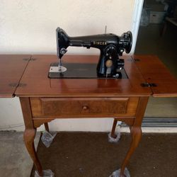 Singer 201 Sewing Machine