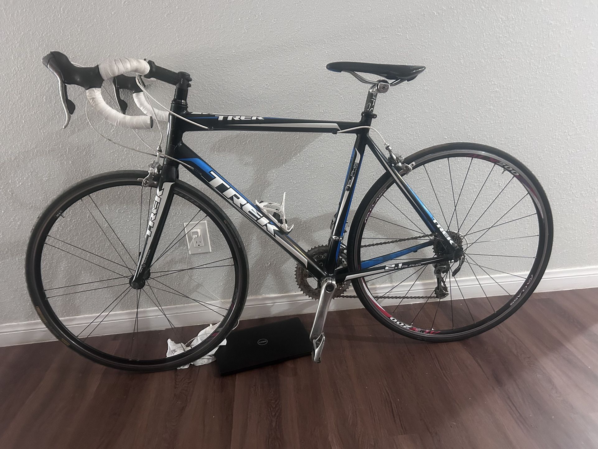 Trek Alpha 2.1 Road Bike