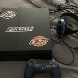 Play Station 4