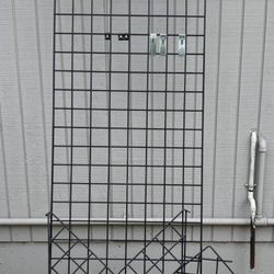 12 Metal Grid Walls Used To Display Craft/Artwork