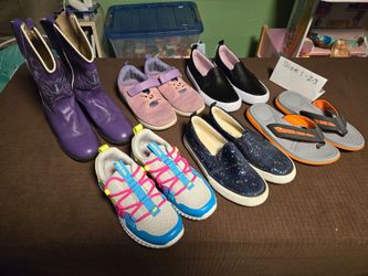 Girl Youth Shoes Size 1-3. 6 pairs.