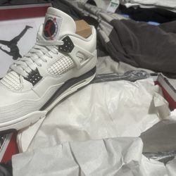 Jordan 4 
