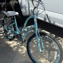 Electra Townie 7D Cruiser Bike – Light Blue – Great Condition