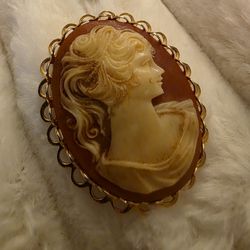 18k Plated Camio Brotch 