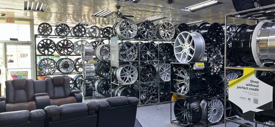 CUSTOM WHEELS AND TIRES $40 DOWN