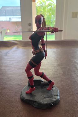 Lady Deadpool Gallery Diorama