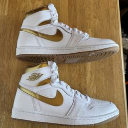 New Nike Air Jordan 1 Retro High OG White Metallic Gold Women’s 13.5, Men’s 12