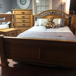 Wood Bedroom Set 