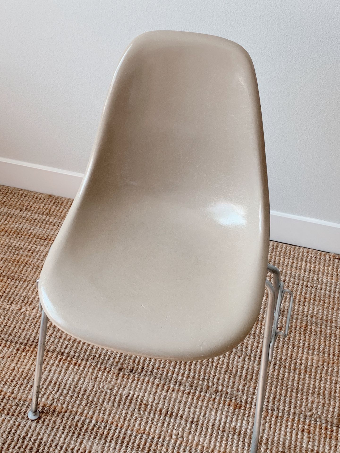 Herman Miller Eames fiberglass chair