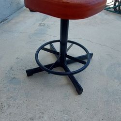 Mechanic Swilr Chair $10 