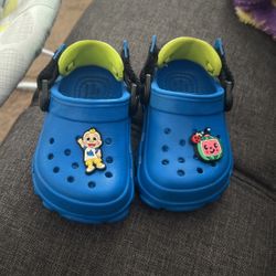 Crocs Size 4