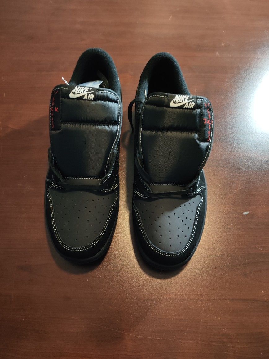 Travis Scott Jordan Low