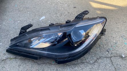 2017-2020 Headlight Chrysler Pacífica 