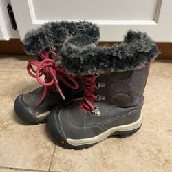 Girls size 10 snow boots pink keen brand 