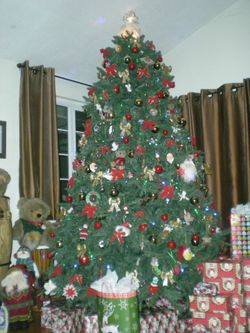 Christmas tree 9 ft. Artificial