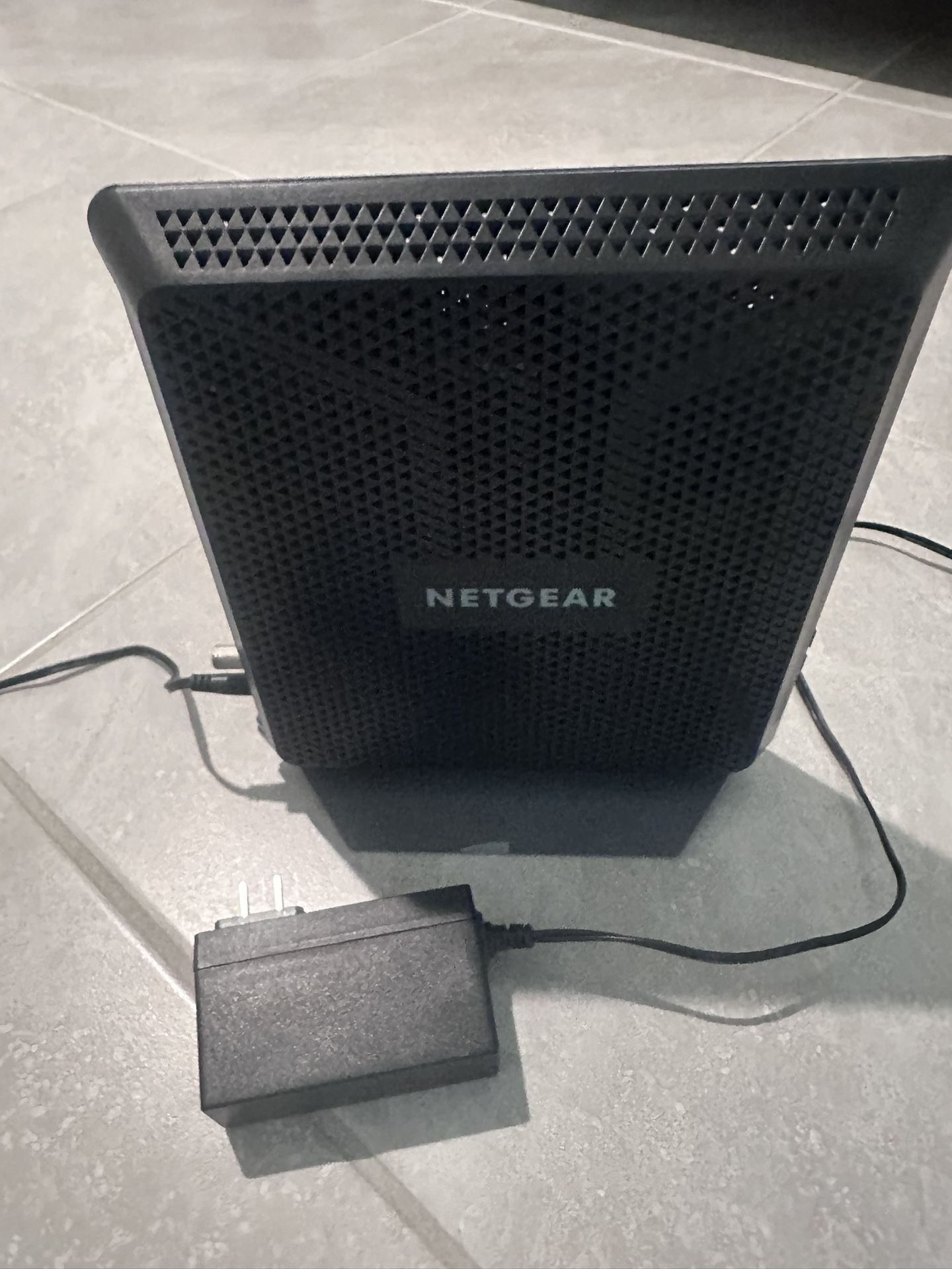 NETGEAR - AC1900 Wifi cable modem