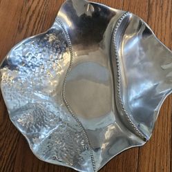 $75.00 - Mexican Pewter Serving Bowl Or Tabletop Decor!  "MARIPOSA"/Pearl Beads/Hammered Design Accents/(2) Sections/Wavy Shape - Like New Condition!
