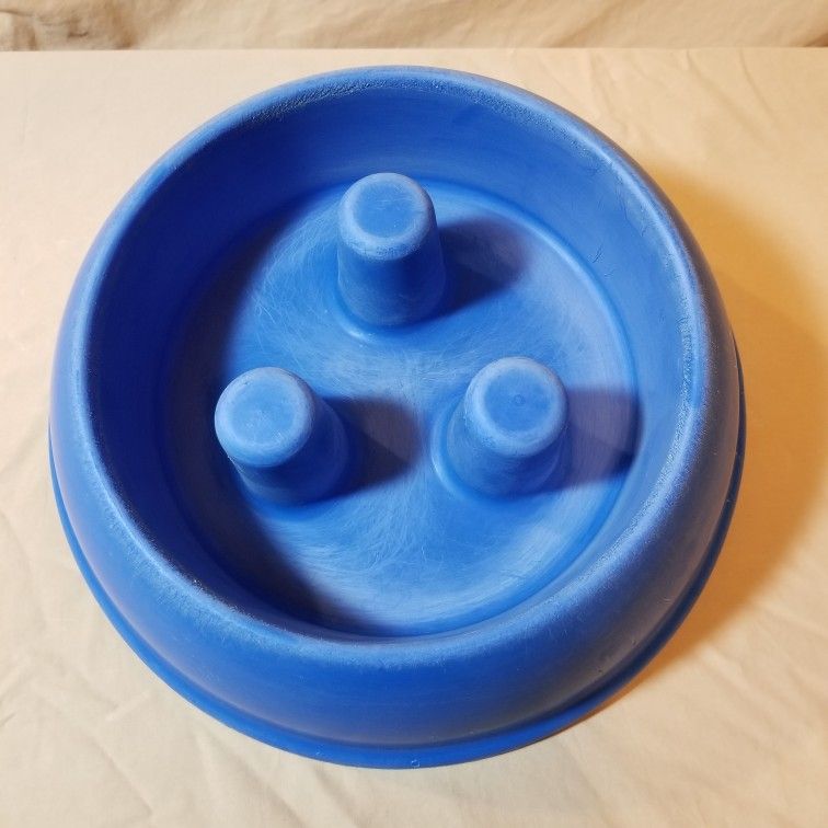 QT Dog Medium Brake-Fast Bowl Slow Feeder Feeding Bowl Dog Canine 5 Cup approximately 64oz