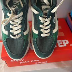 Mens Size 10 Ultra Vans 