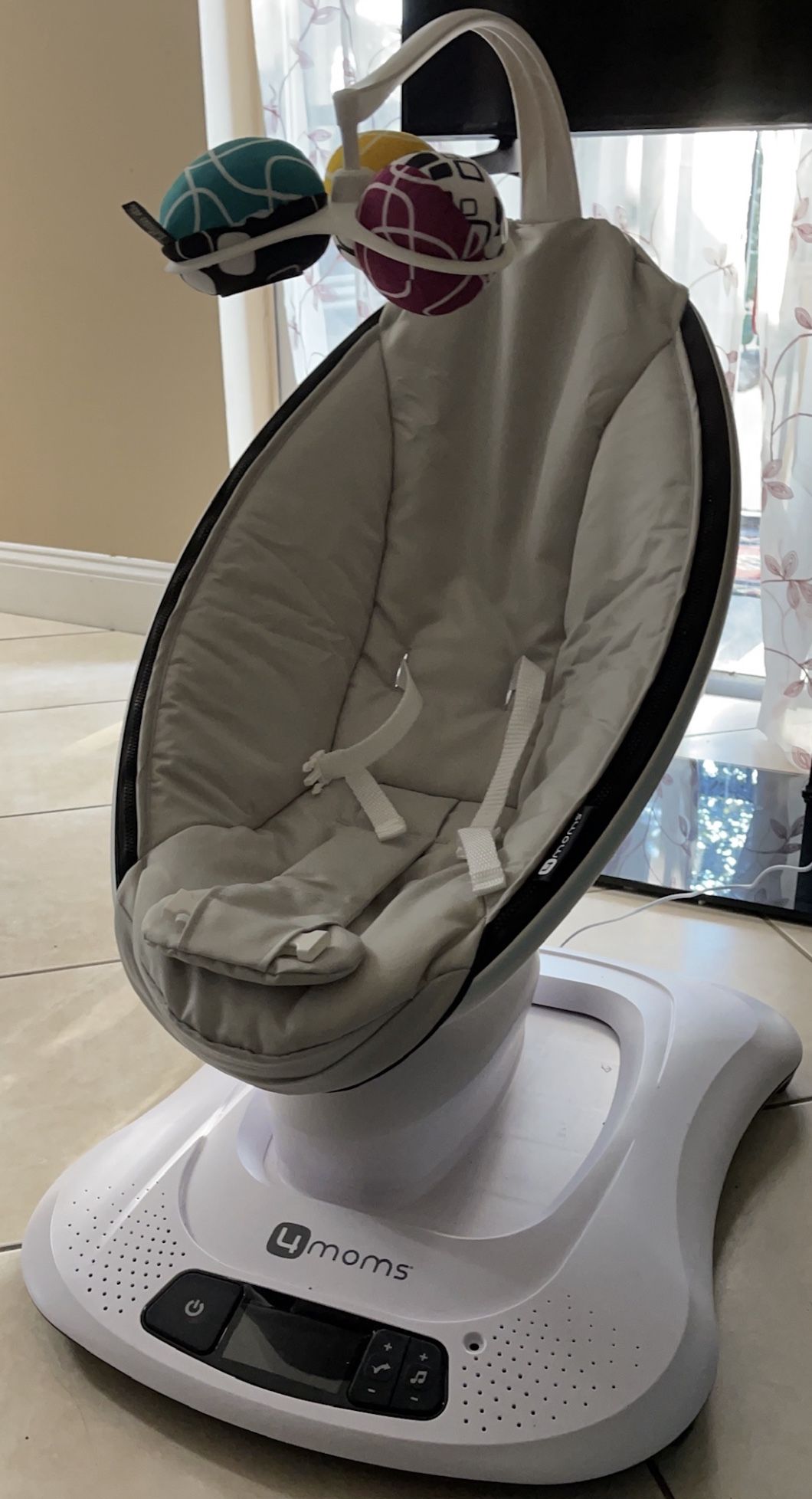 MAMAROO4 MULTI-MOTION BABY SWING