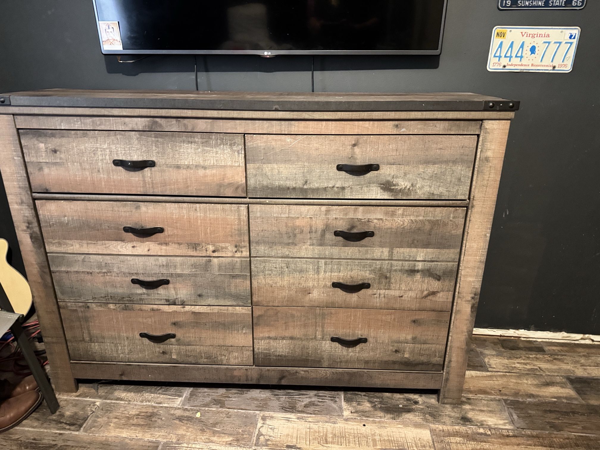 Trinell 6 Drawer Dresser