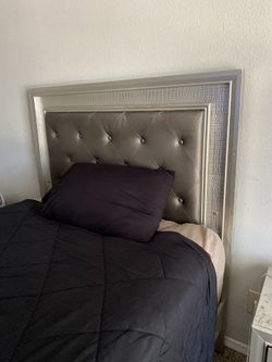 QUEEN SIZE BED SLIVER LUXURY BEDSET