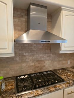 Thermadore 5 burner gas cooktop and hood