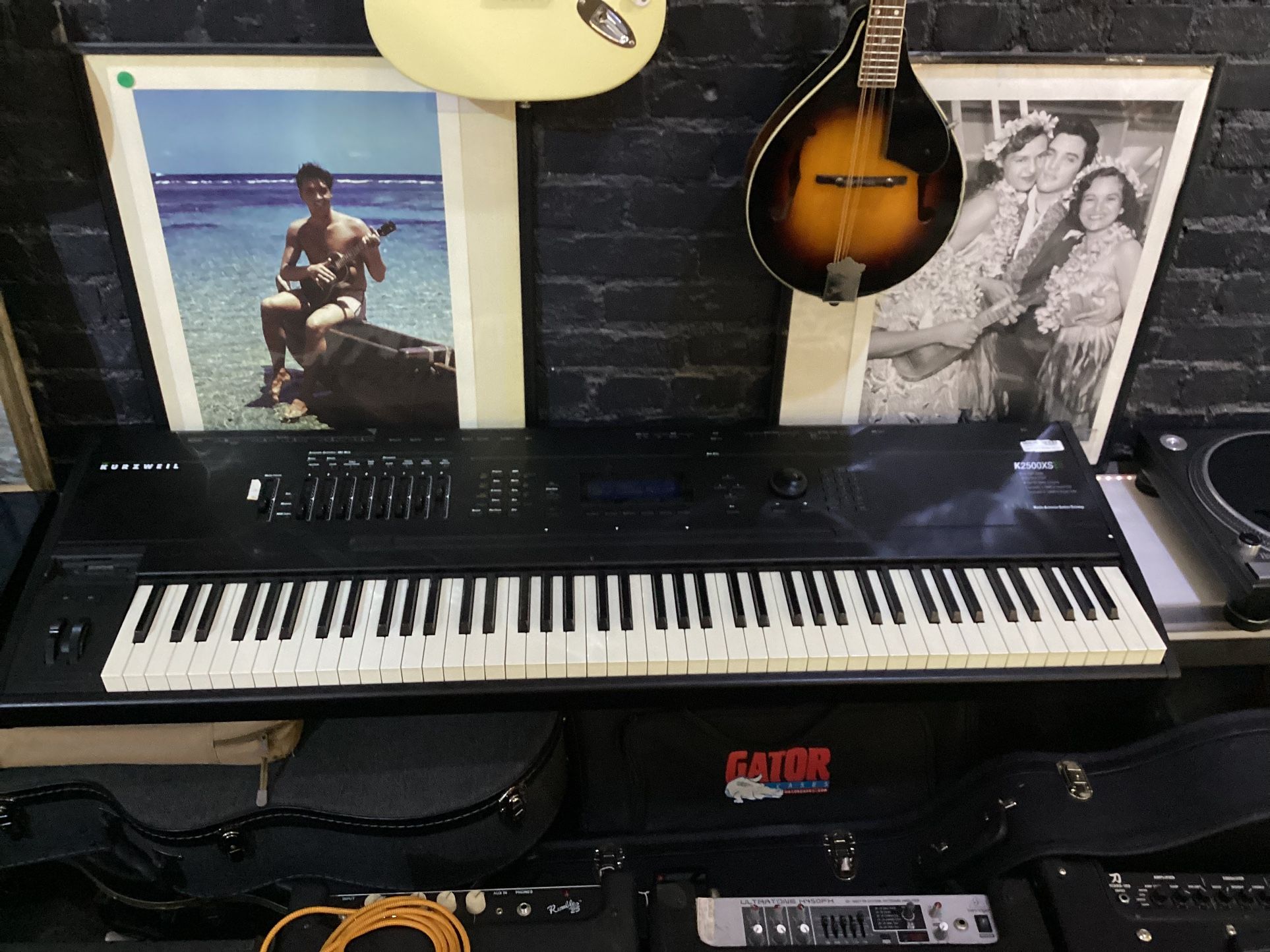Kurzweil K2500XS Keyboard Workstation