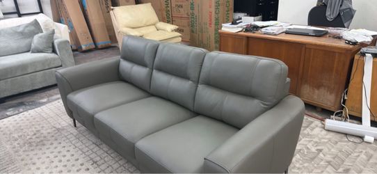 New Top Grain Leather Sofa Couch! Free Delivery 🚚!