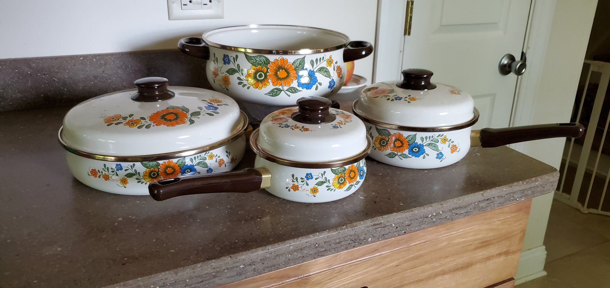 1982 GHC Chateau Porcelain on steel Pots Pans Cookware Floral Countrylane Floral Vintage