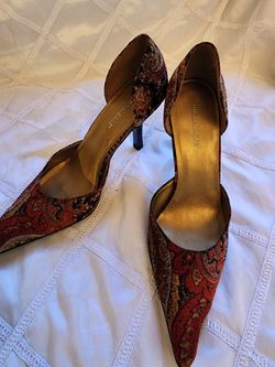Red Gold Ladies Shoes Size 8