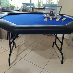 Poker Table With Poker Chip Set
