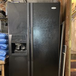 Side By Side Refrigerator/Freezer