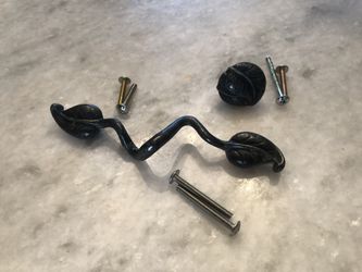 Cabinetry Hardware, Knobs & Pulls Qty 43 total Black Leaves