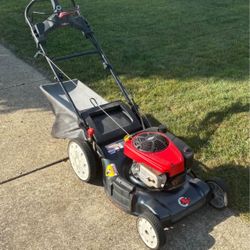Troy Bilt Self Propelled Lawn Mower with Bag & Mulching Attachment  