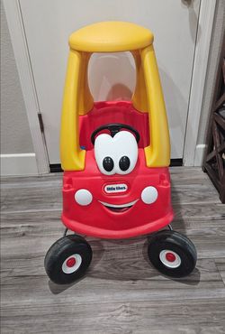 Little Tikes Cozy Coupe Ride-On Car