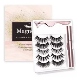 Magnetic Lashes On Hand 