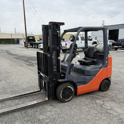 2017 Toyota 5,000lb Capacity Forklift